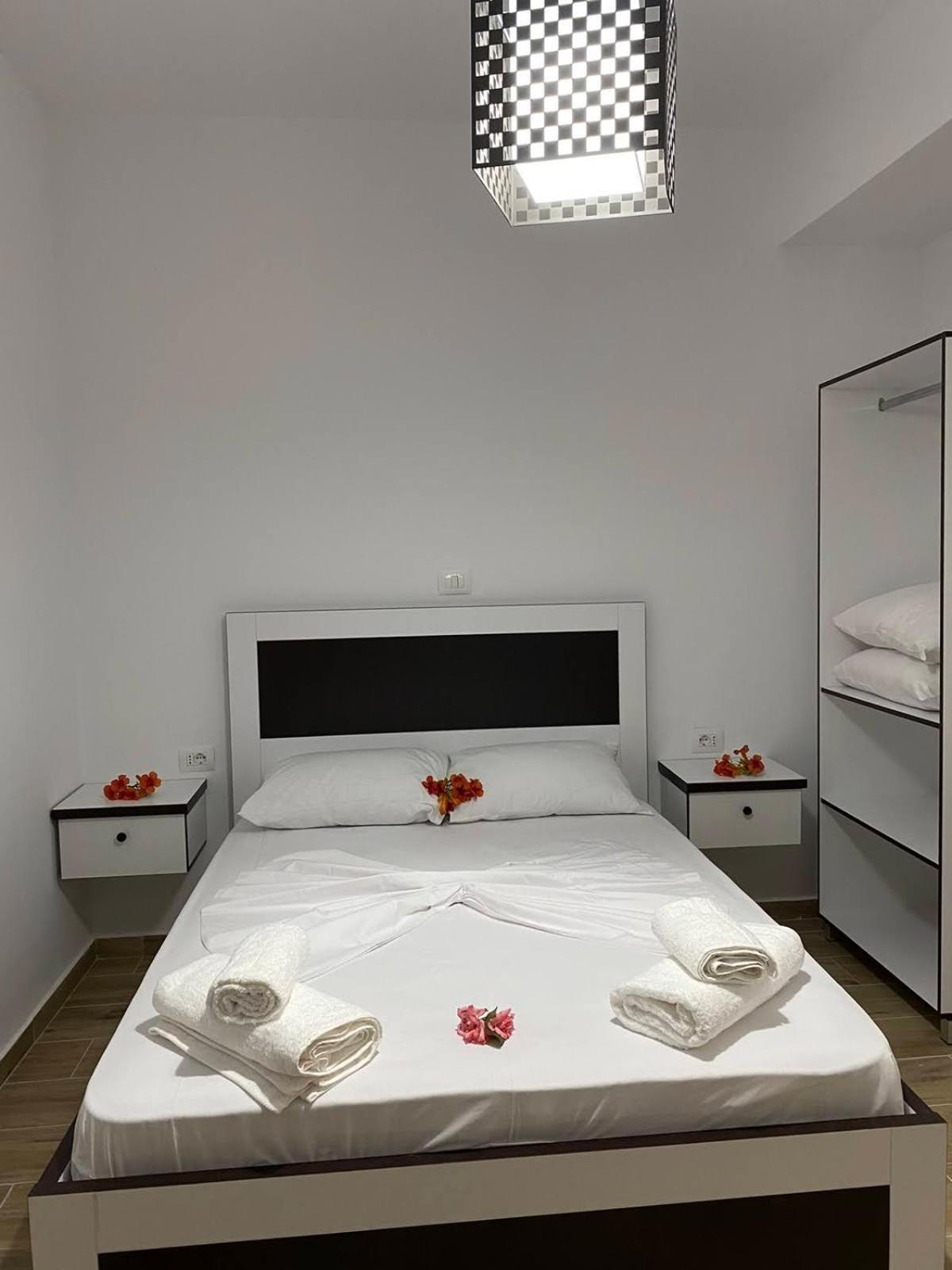 Rentrooms Geni Ksamil Extérieur photo